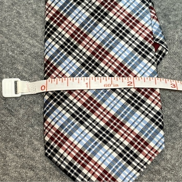 Original Penguin silk plaid tie. - Picture 6 of 10